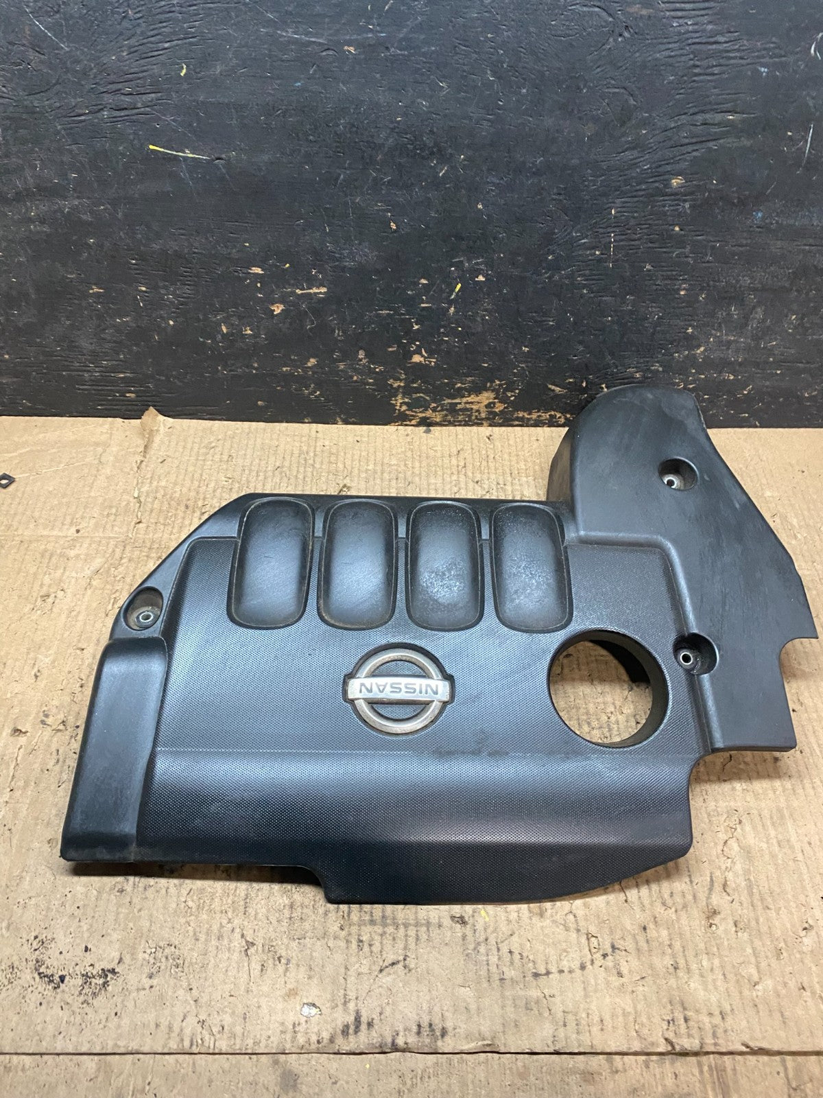 2007 to 2013 Nissan Altima 2.5 L Engine Cover U6132 DG1