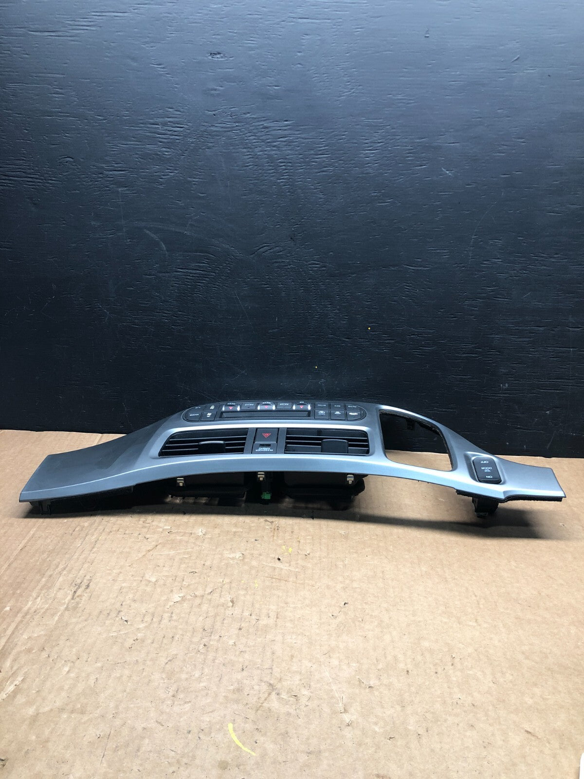 2005 to 2010 Honda Odyssey Radio Climate Control Dash Trim Bezel F9488 DG14