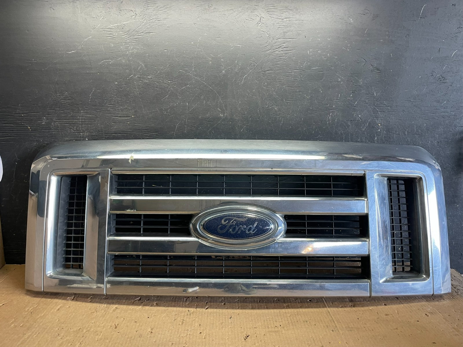 2008 to 2014 Ford Econoline E150 E250 Front Upper Chrome Grill Grille y9732 DG0