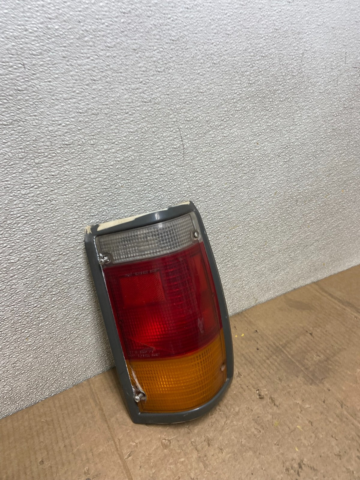 1985-1998 Mazda Magnum Bravo B2000 B2200 B2600 Left Driver Tail Light AA6734  DG2