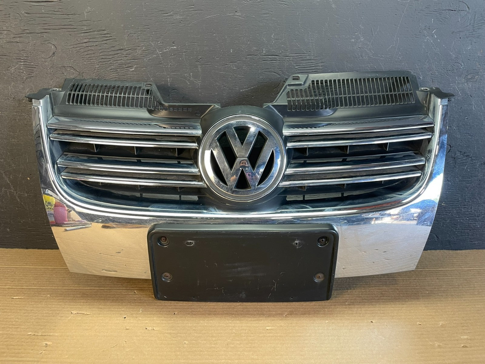 2005-2010 Volkswagen Jetta Front Upper Grille Grill Chrome ae8682 DG0