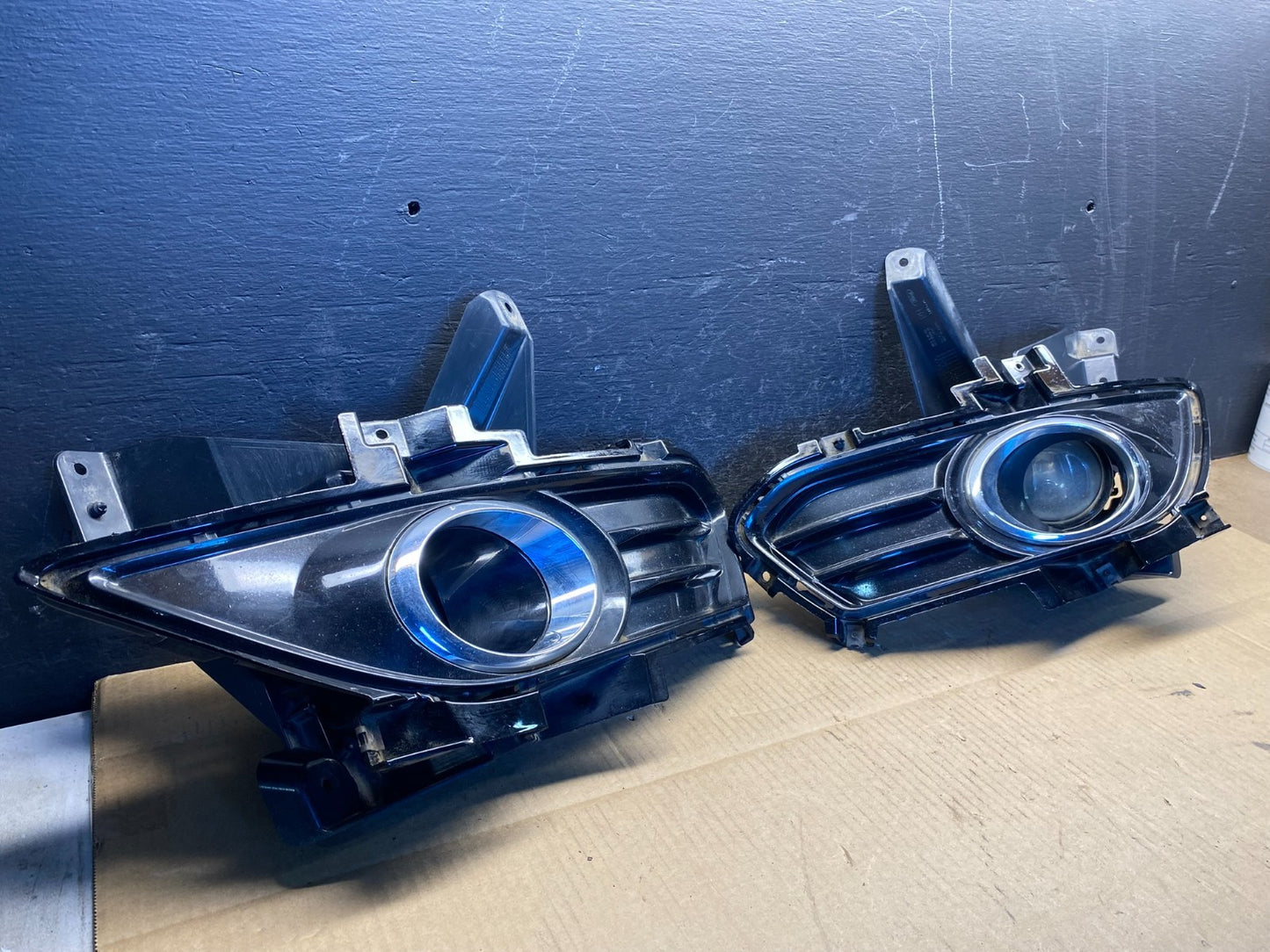 2013-2016 Ford Fusion Front Bumper Left+Right Set Fog Light Bezel Trim AD5030 DG2