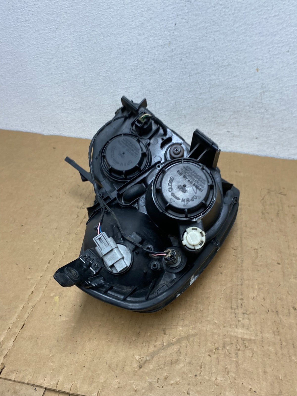 2008-2012 Kia Sedona Left Driver Lh Side Headlight Halogen AD1422 DW9