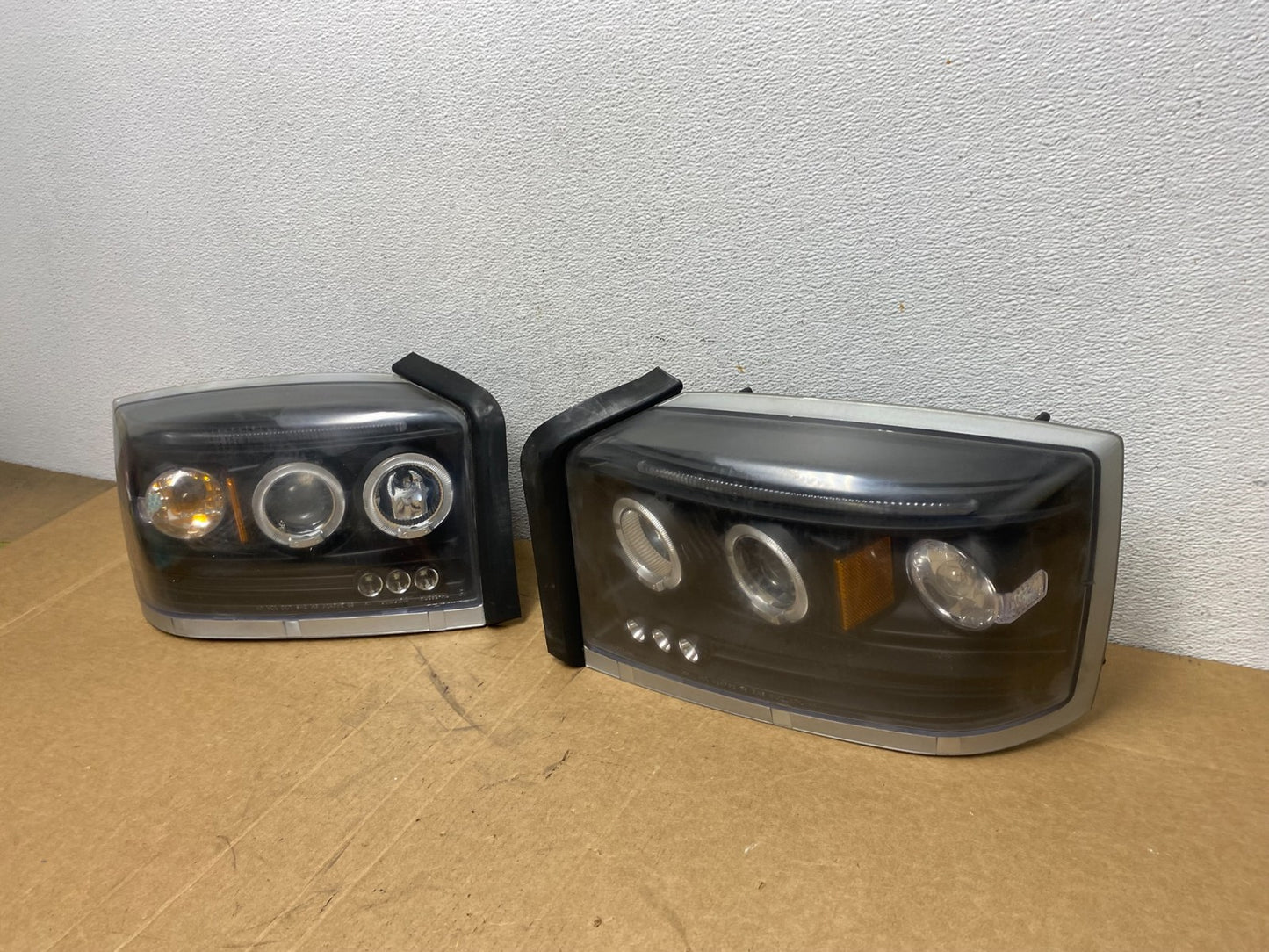 2005 to 2007 Dodge Dakota Left+Right LED Black Headlights AD6067 DG1