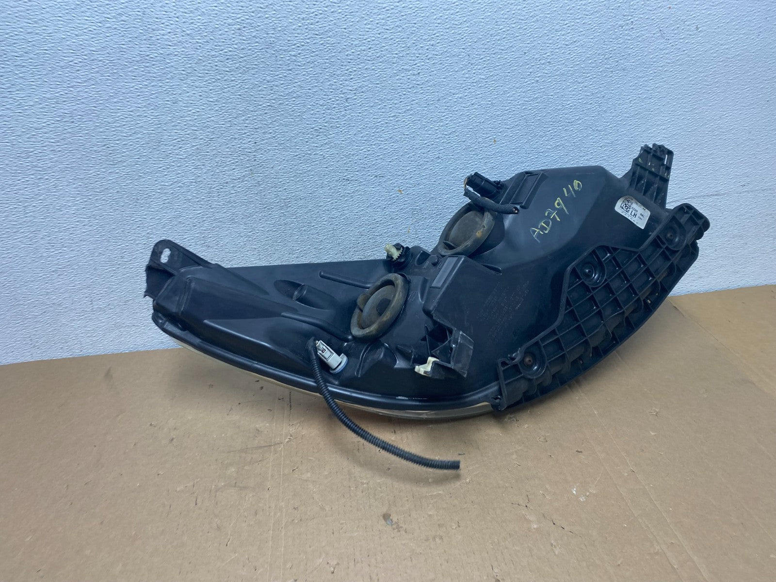 2013 - 2016 Ford Escape Headlight Left Driver Lh Side Halogen AD7940 DW10