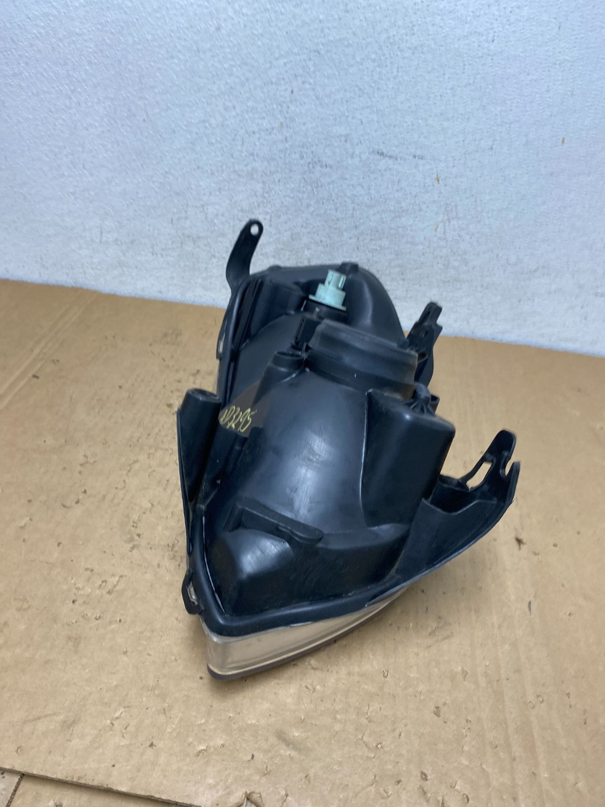 2001 to 2004 Mazda Tribute Left Driver Lh Side Halogen Headlight AD3295 DW5