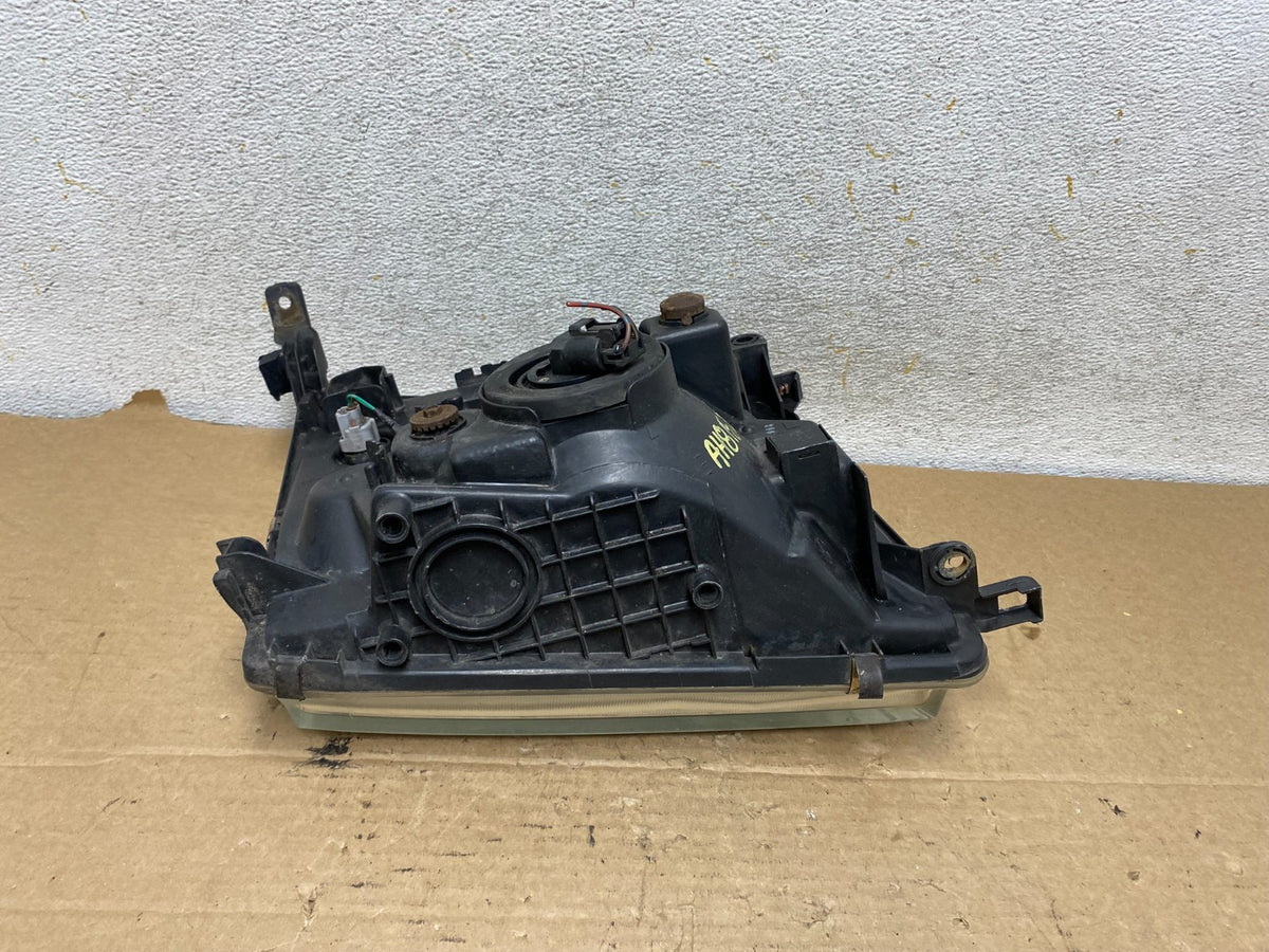 1998 to 2005 Toyota Land Cruiser Left Driver LH Headlight Halogen AH8152 DW6