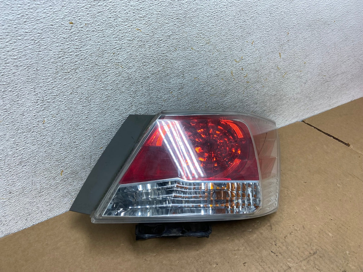 2008 to 2012 Honda Accord Sedan Tail light Right Passenger RH Side AI3394 LK2