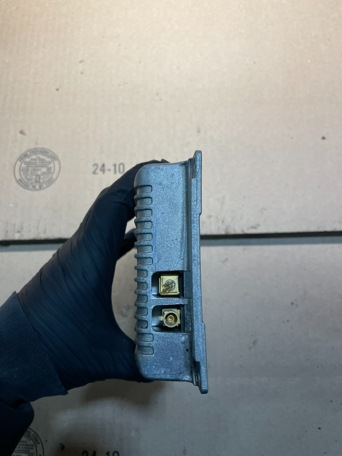 2004 2005 Audi Volkswagen Control Module Computer Telematics OEM V6689 DG4