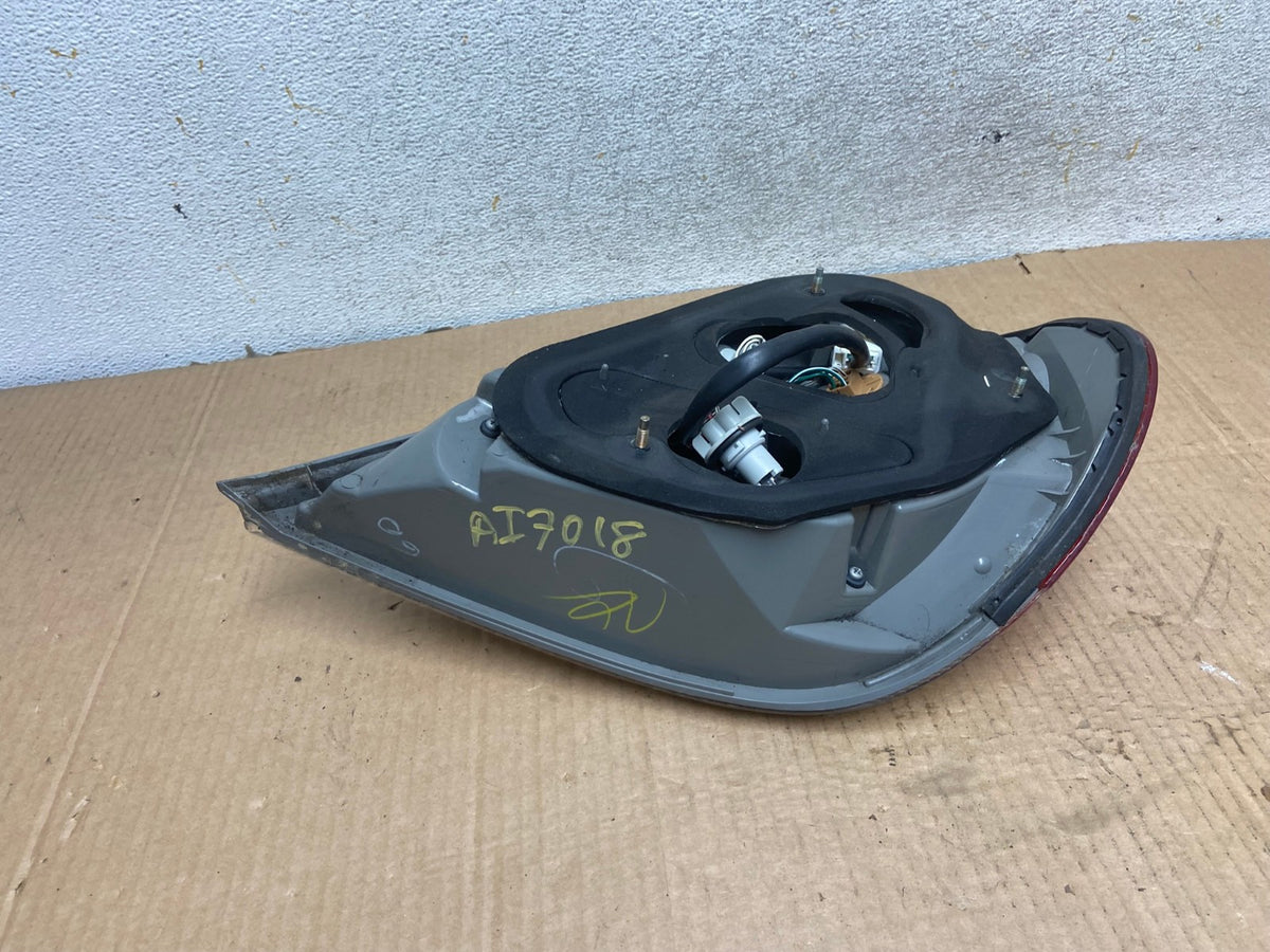 2005 to 2006 Toyota Camry Tail Light Left Driver Lh Side AI7018 LK3