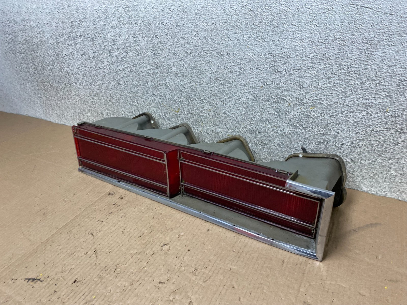 1979 to 1981 Chrysler New Yorker Right Passenger Side Tail Light W0821 PS1