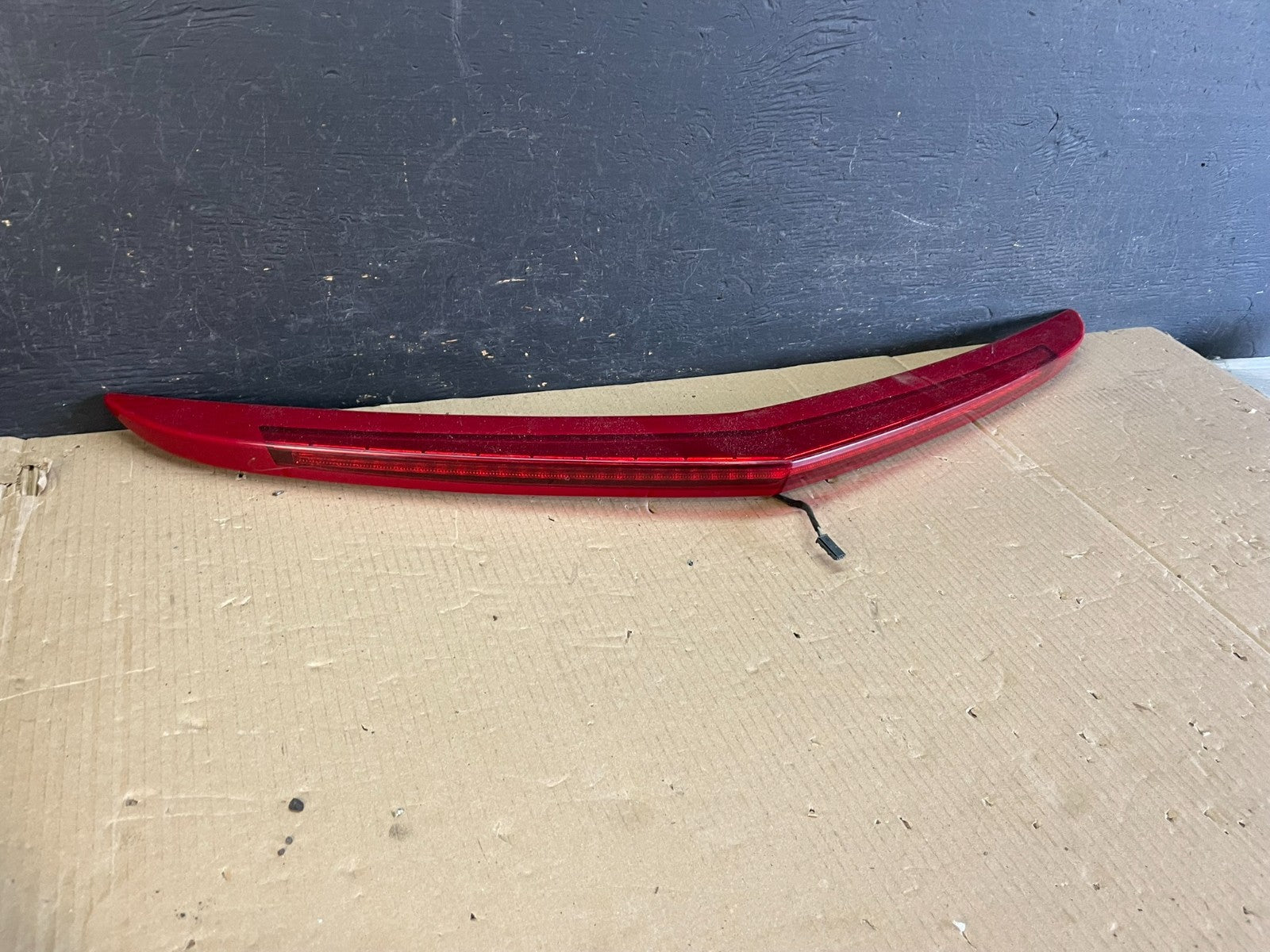 2013 to 2017 Cadillac XTS LED Third 3rd Center Tail Trunk Light AE3642 DG1