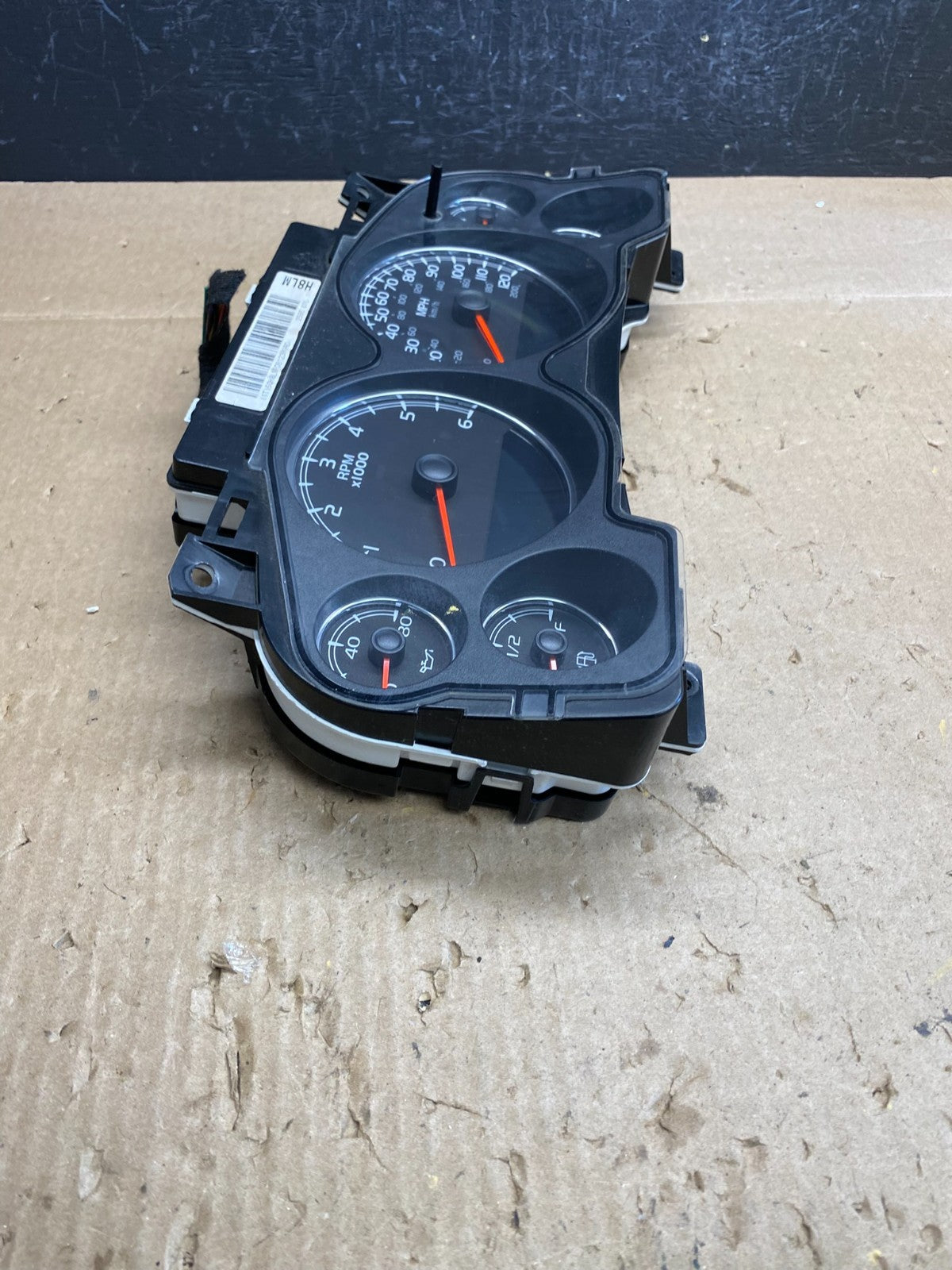 2007 to 2013 Chevrolet Silverado Suburban Cluster Gauge Speedometer OE ac6517 DG1