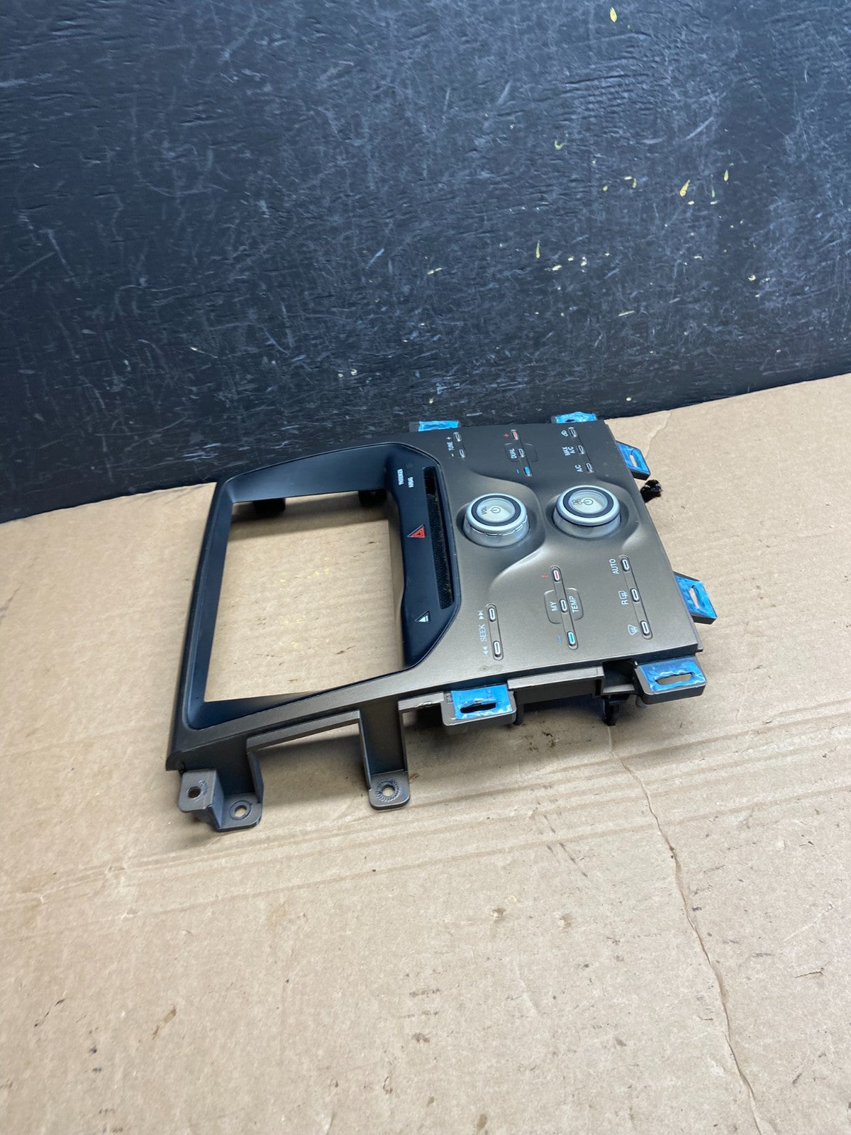 2011-2014 Ford Edge Heater Climate Control Radio CD Control Dash Bezel AF1904 DG1