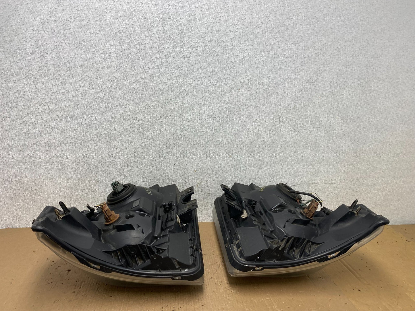 2011 to 2016 Ford F250 Super Duty Left+Right Side Headlights AD8829 DW9