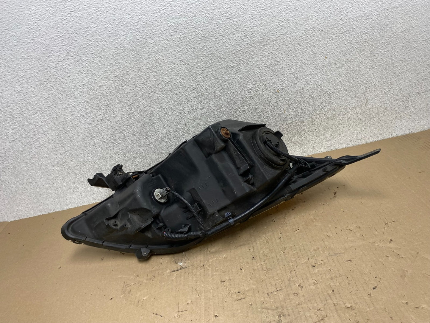 2007 to 2011 Honda CR-V Crv Left Driver LH Side Headlight Halogen AG7005 DW5
