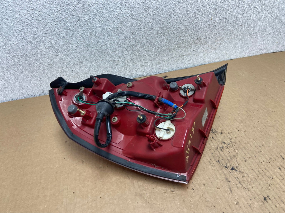 2004 2005 2006 Hyundai Elantra Sedan Right Passenger Tail Light AG2151 LK5
