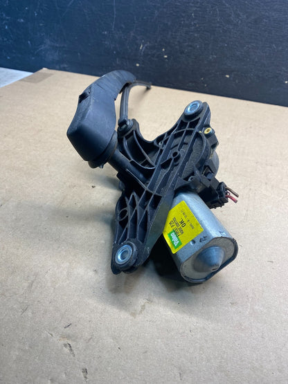 2011 to 2017 BMW X3 Rear Windshield Wiper Motor AE7387 DW4