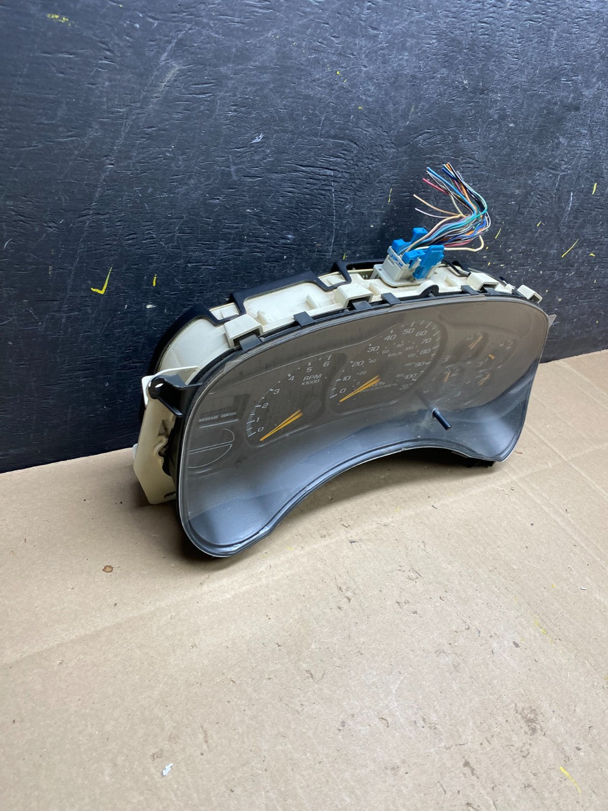 2002 GMC Yukon Speedometer Cluster Gauge Oem t9302 DG1