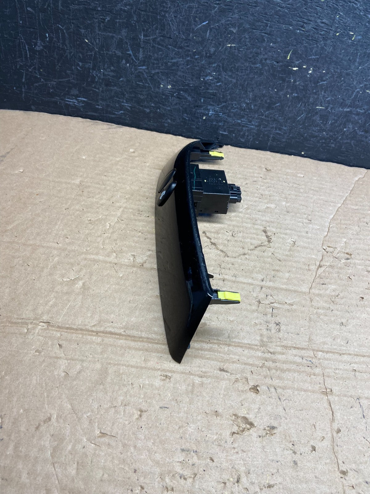 2004 to 2010 Toyota Sienna Right Side Radio Switches Bezel Trim AF2121 DG0
