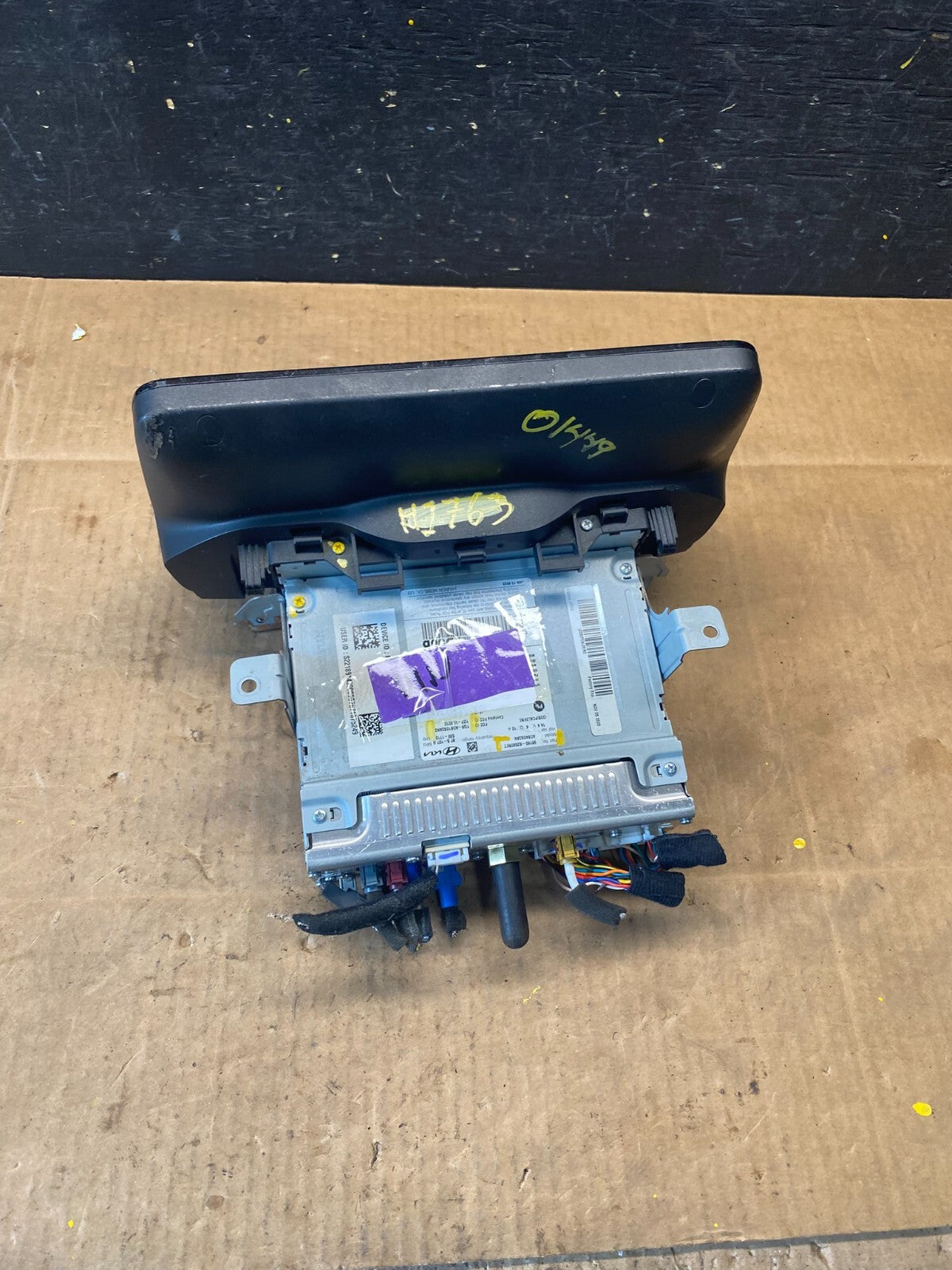 Damaged 2021 - 2023 Hyundai Santa Fe Display Screen Radio Media O1449 DG5