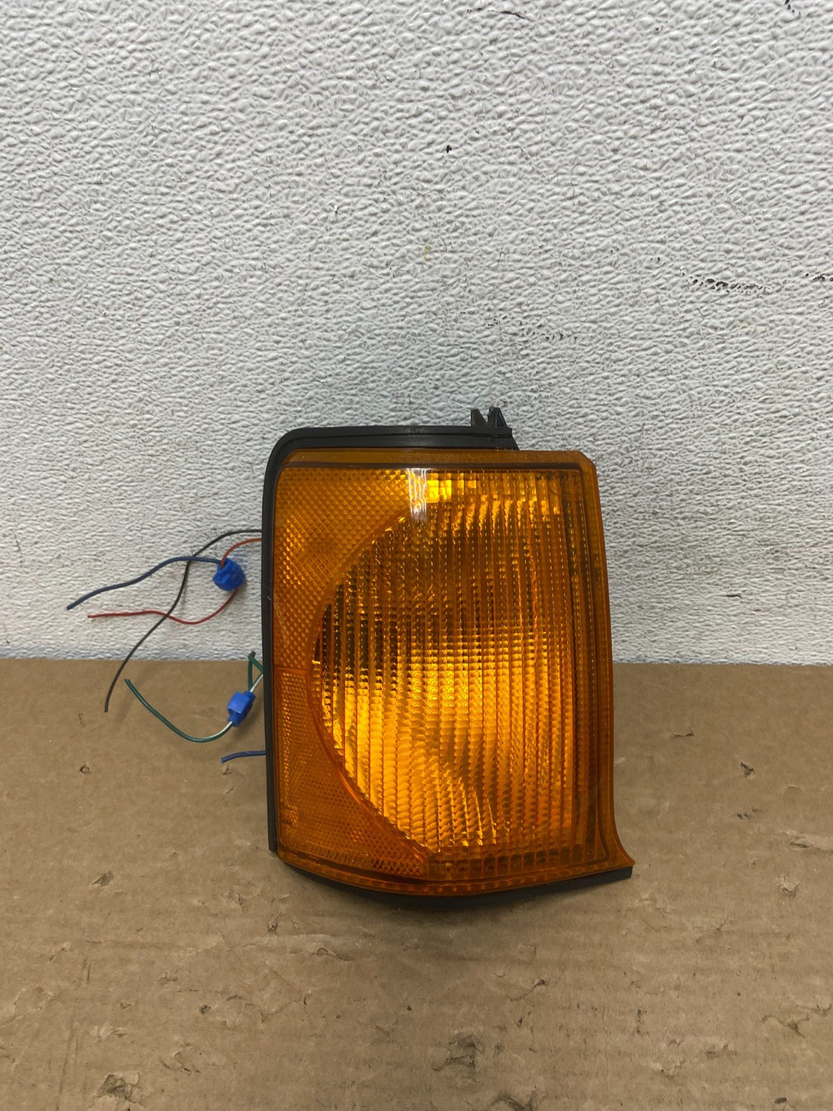 1999-2000 Land Rover Discovery Front Right Passenger Turn Signal Light AD4115 DG0