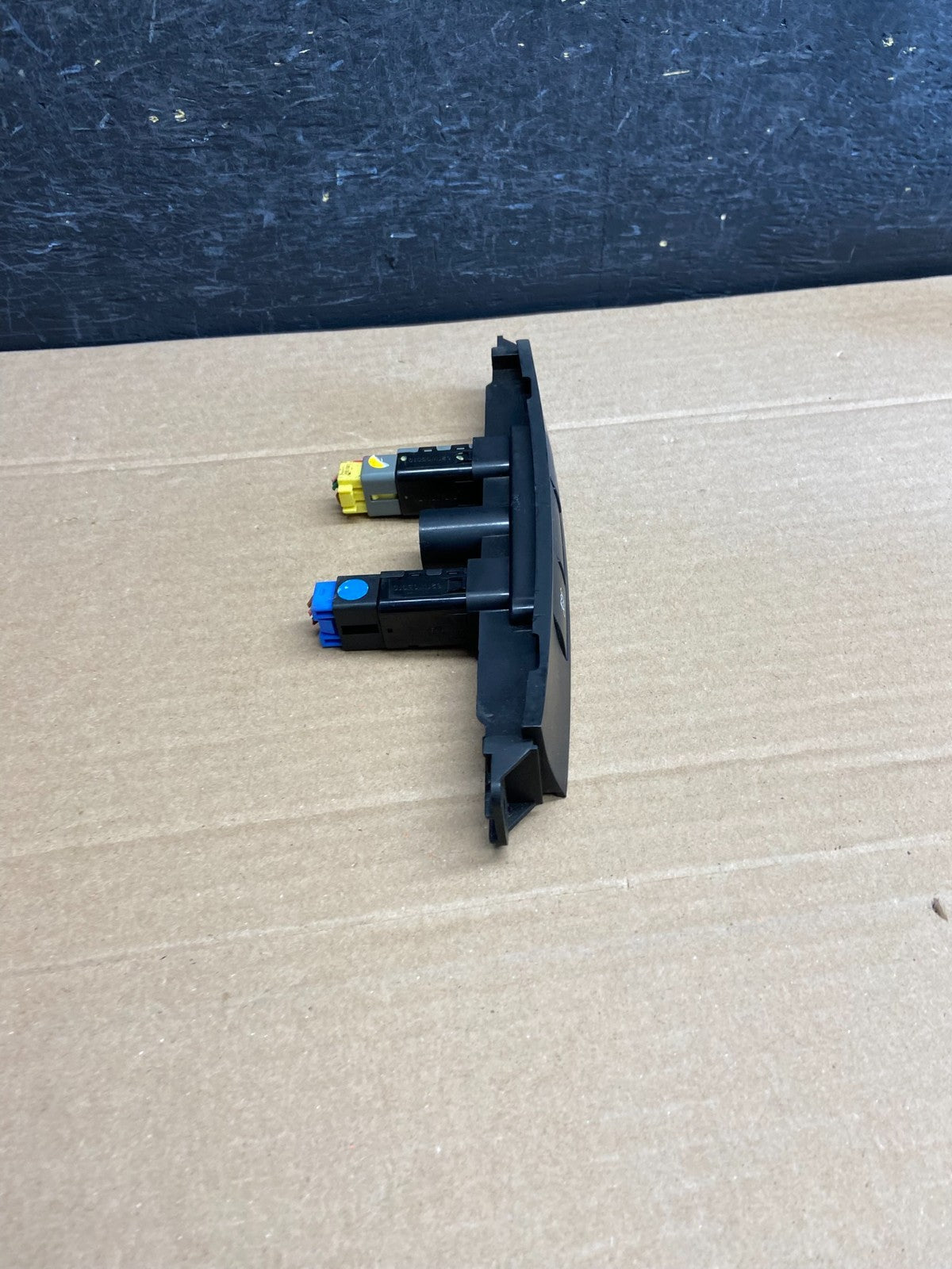 2006 - 2012 Kia Sedona Entourage Front Wiper Switch ESC OFF AG4973 DG1