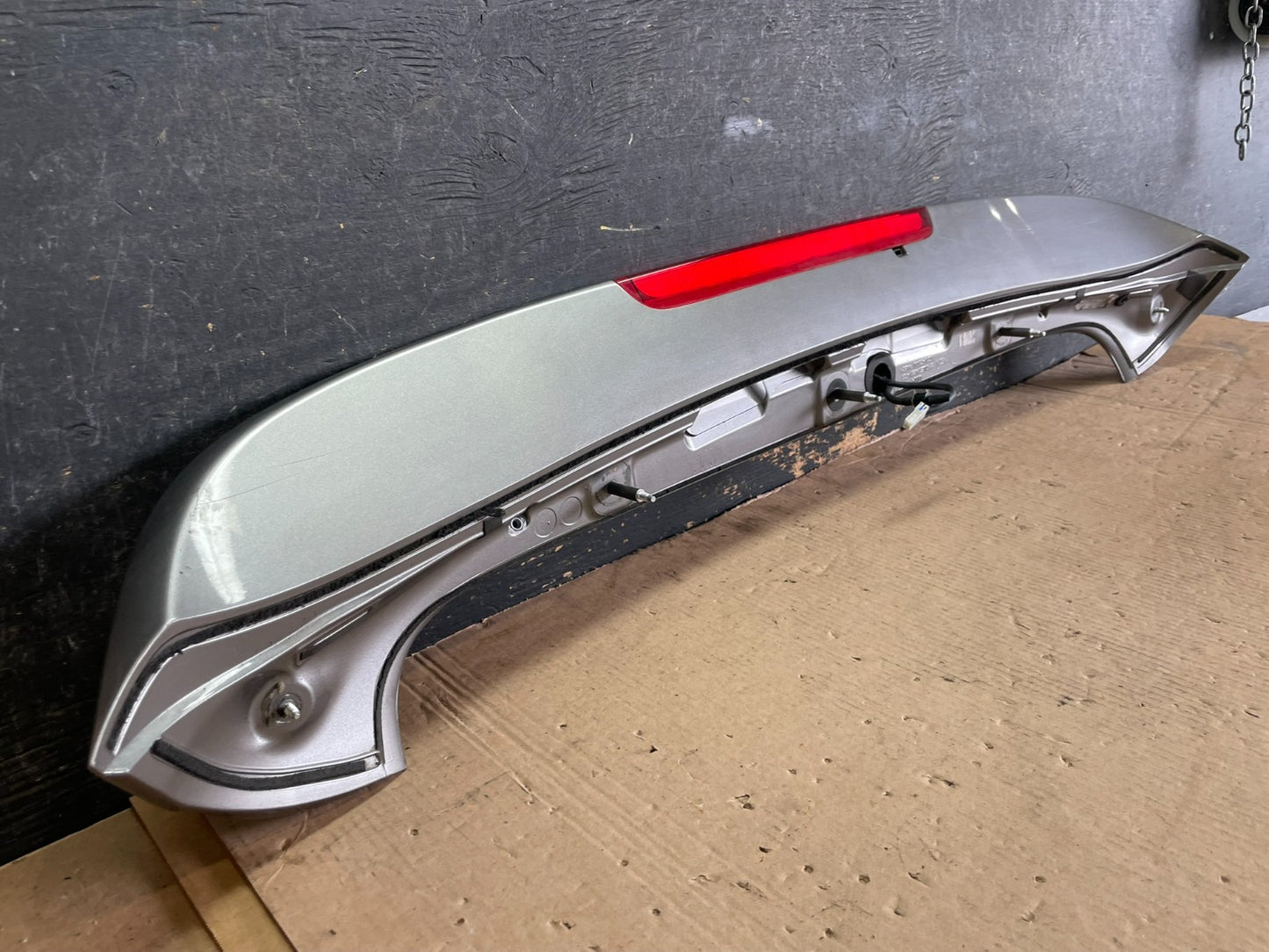 2016 to 2020 Kia Sorento Rear Spoiler Wing Brake Light OEM aa2170 DG8