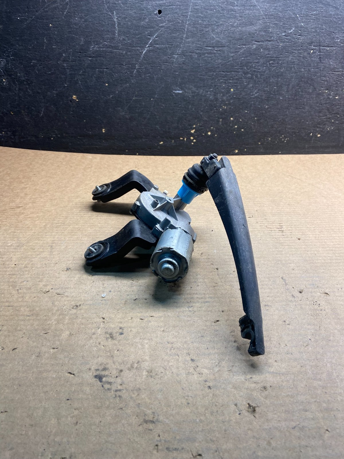 2010 - 2015 Hyundai Tucson Rear Glass Windshield Wiper Motor AA0660 DG2
