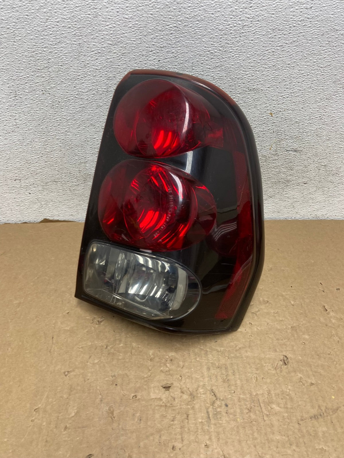 2002 to 2009 Chevrolet Trailblazer Right Passenger Rh Tail Light AF7447 LK0