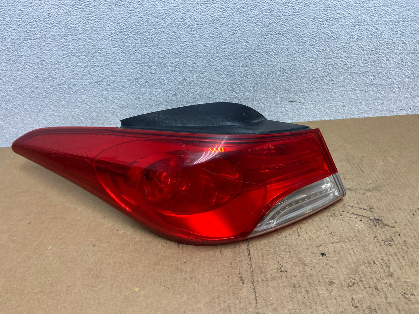 2011 2012 2013 Hyundai Elantra Sedan Left Driver Side Tail Light OEM AC3594 LK0