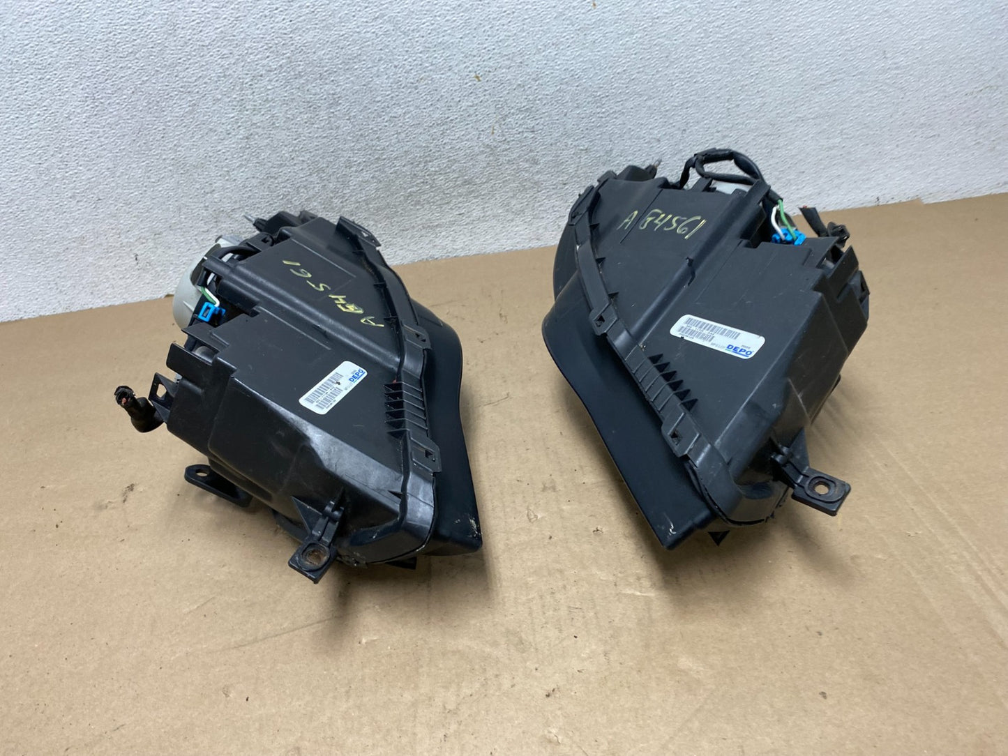 2006 to 2007 Subaru Legacy Left+Right Side Headlights DEPO AG4561 DW9