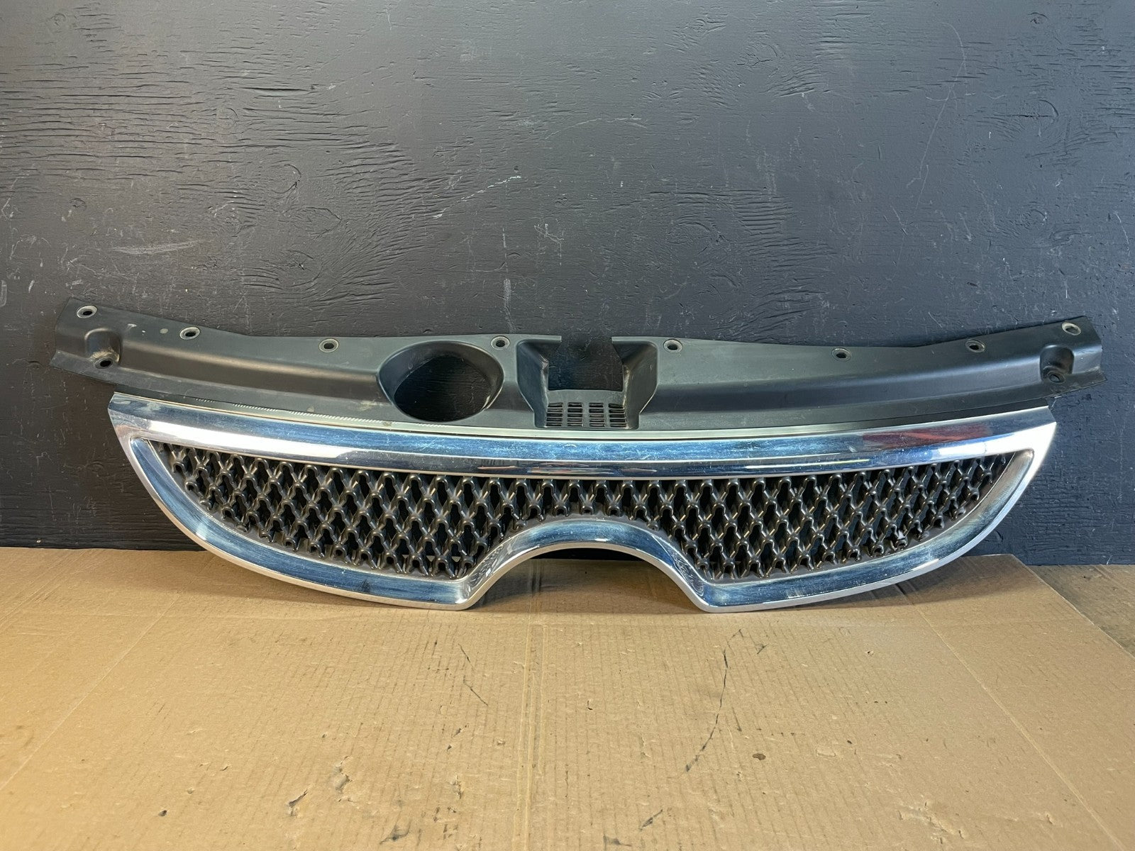 2007 to 2011 Hyundai Veracruz Chrome Grille Grill OEM AC2338 DG0
