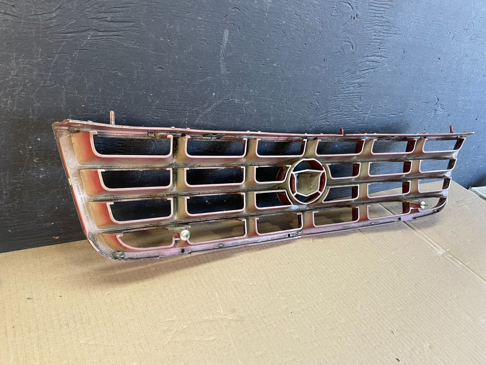 1998 to 2004 Cadillac Seville Front Upper Grille Grill AE3573 DG5