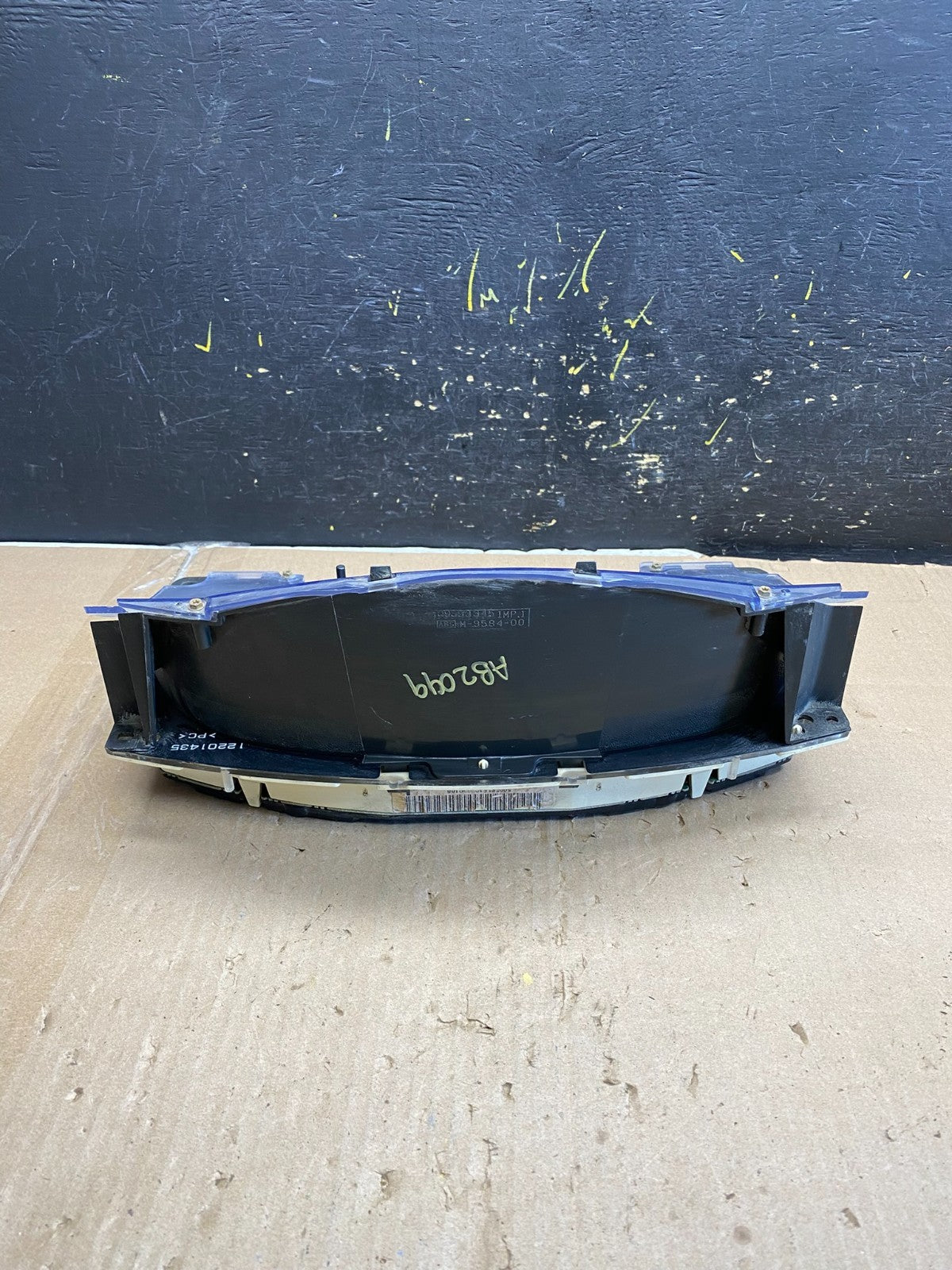 2001 to 2002 Chevrolet Express Speedometer Cluster Gauge OEM AB2099 DG5