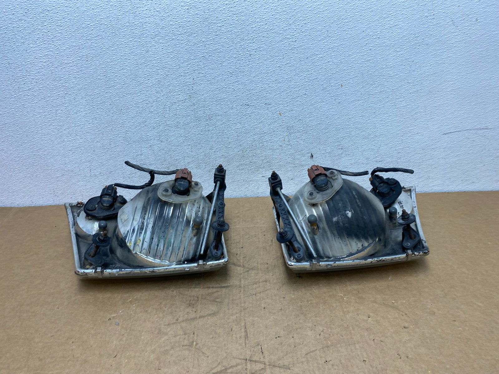 2006 2007 2008 2009 2010 Ford Explorer Left+Right Set Headlights AD6335 DG6