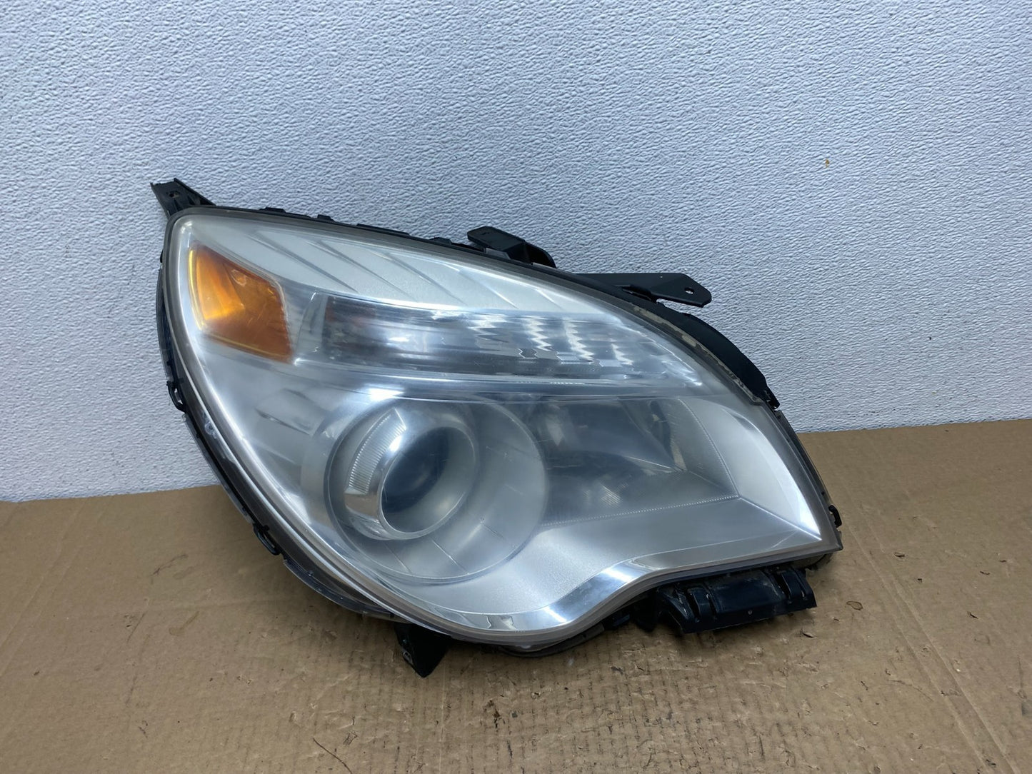 2010-2015 Chevrolet Equinox Right Passenger Halogen Projector Headlight AC39180