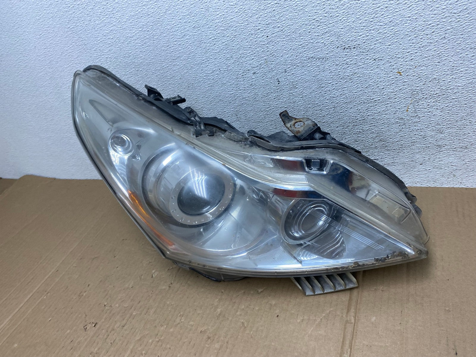 2010-2012 Infiniti G37 Right Passenger Side Xenon HID Headlight AE8970 LK1