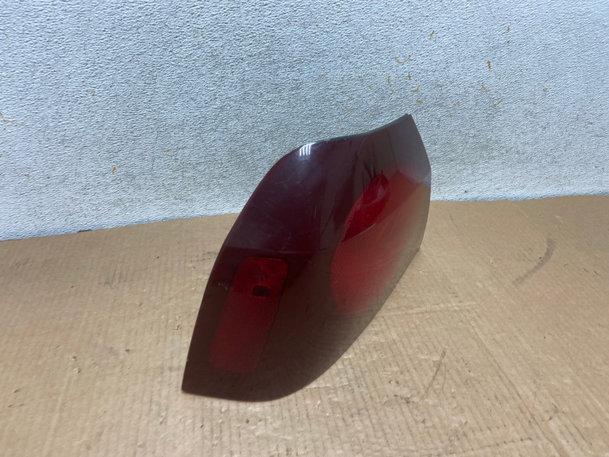 2000 - 2005 Chevrolet Impala Left Driver Lh Side Tail Light AI7023 LK2