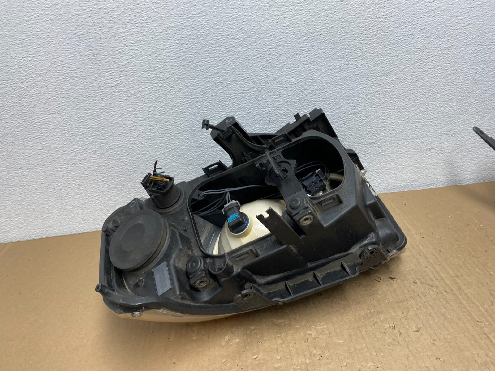 2008-2012 Land Rover LR2 Right Passenger RH Side Halogen Headlight Oem AB6660 DW6