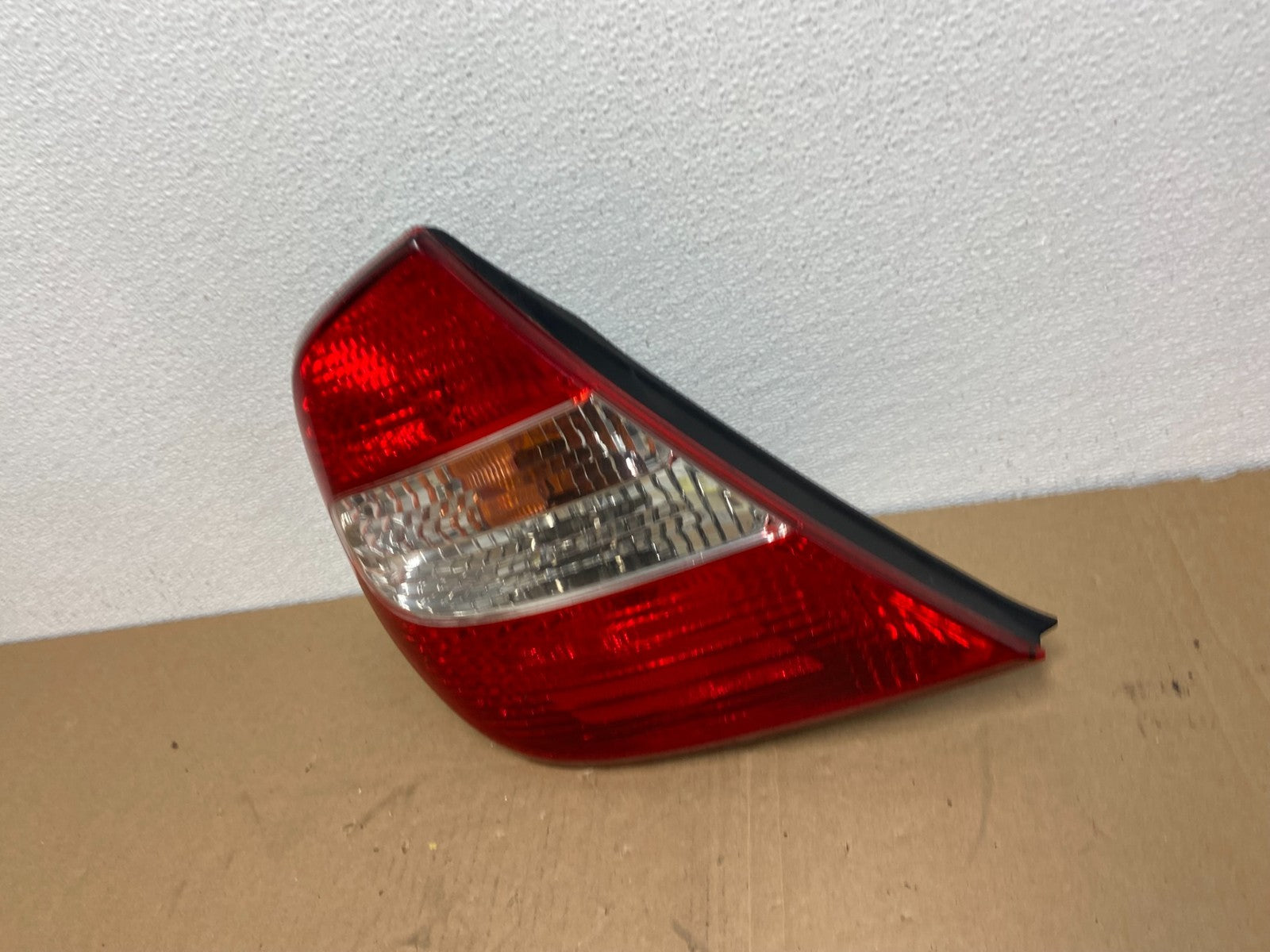 2002 2003 2004 Toyota Camry Left Driver LH Side Tail Light AB6365 DW1