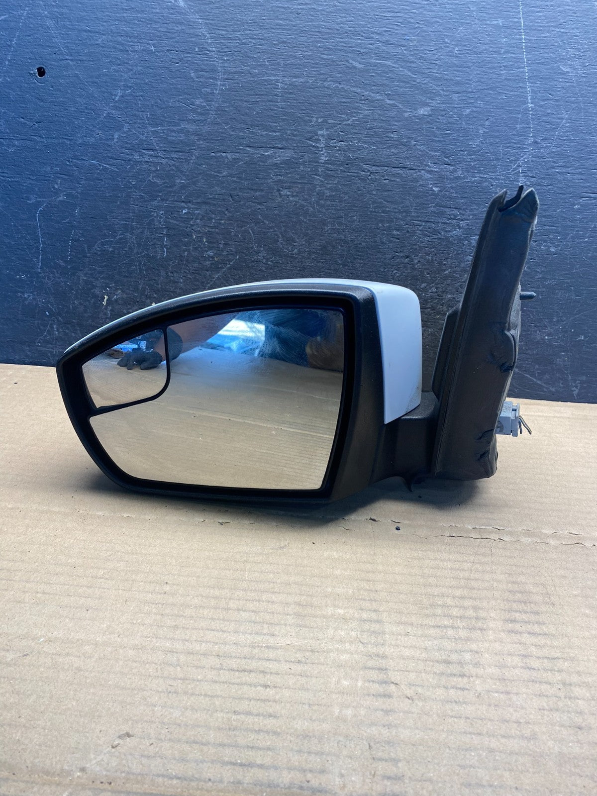 2013 - 2016 Ford Escape Left Driver LH Power Door Mirror AF3915 DW7