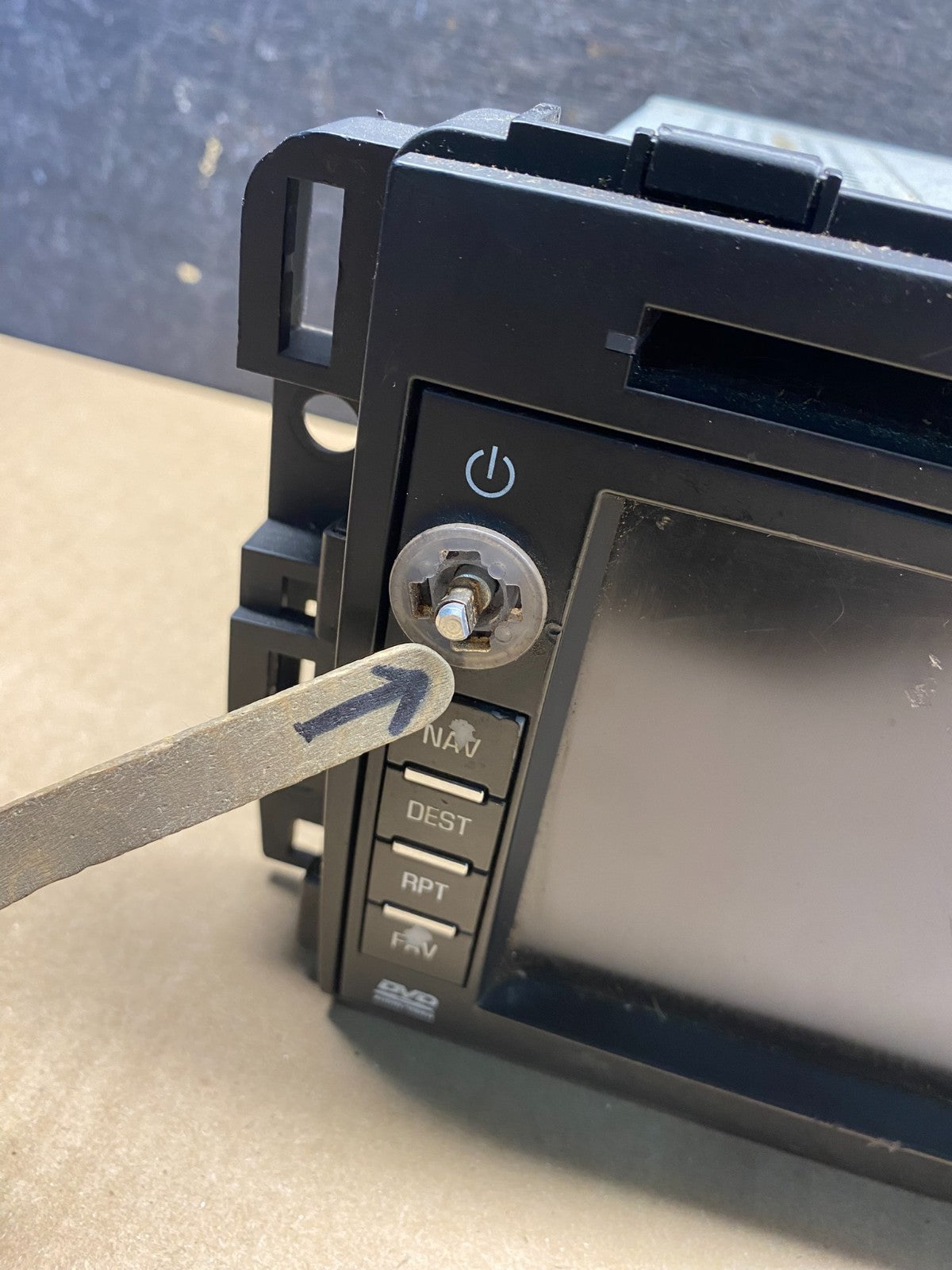 2007 to 2014 Chevrolet GMC Cadillac Radio Navigation Screen Display AG7441 DG1