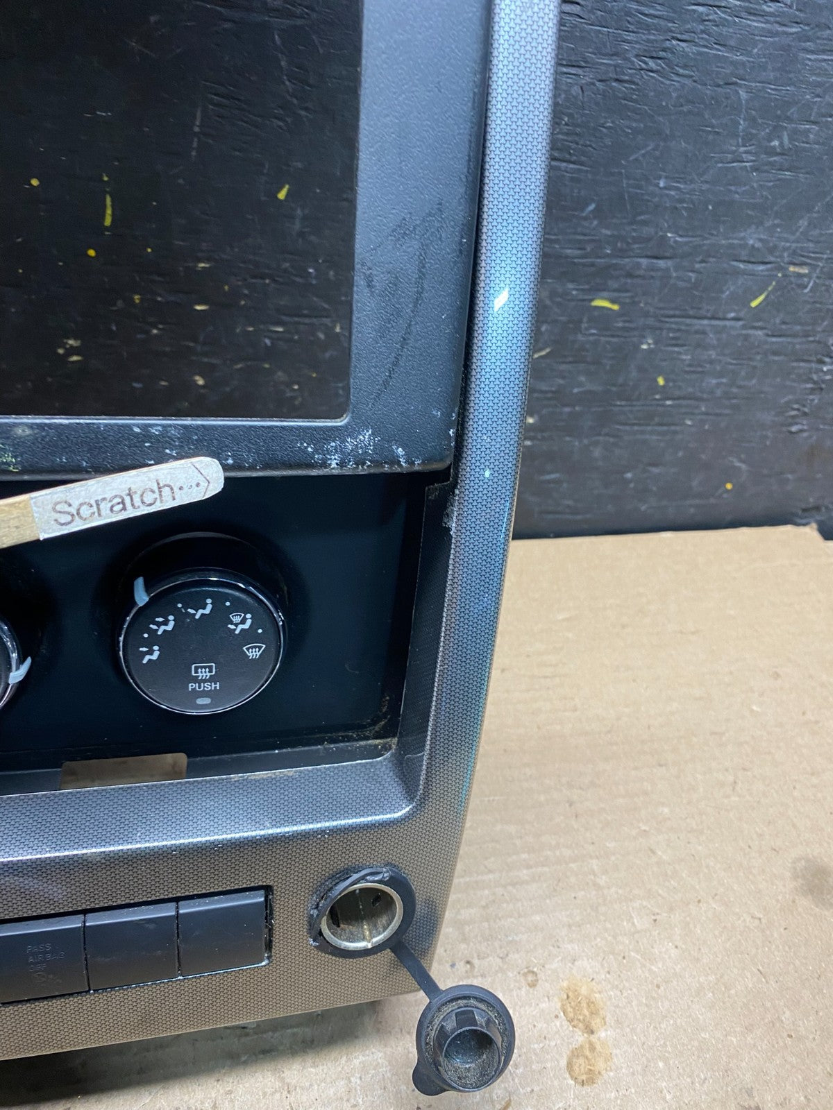 2008 to 2012 Jeep Liberty Dash Climate Temperature Control Radio Bezel r2446 DG1