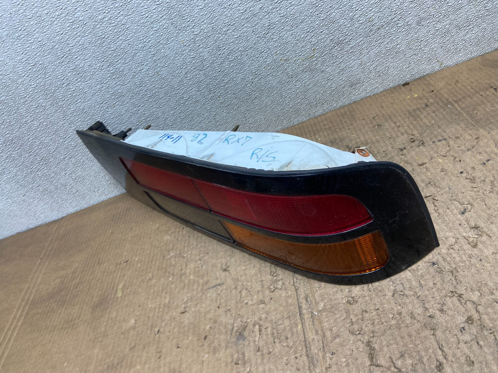 1986 1987 1988 Mazda RX-7 RX7 Right Passenger Rh Side Tail Light aa8588 DG1