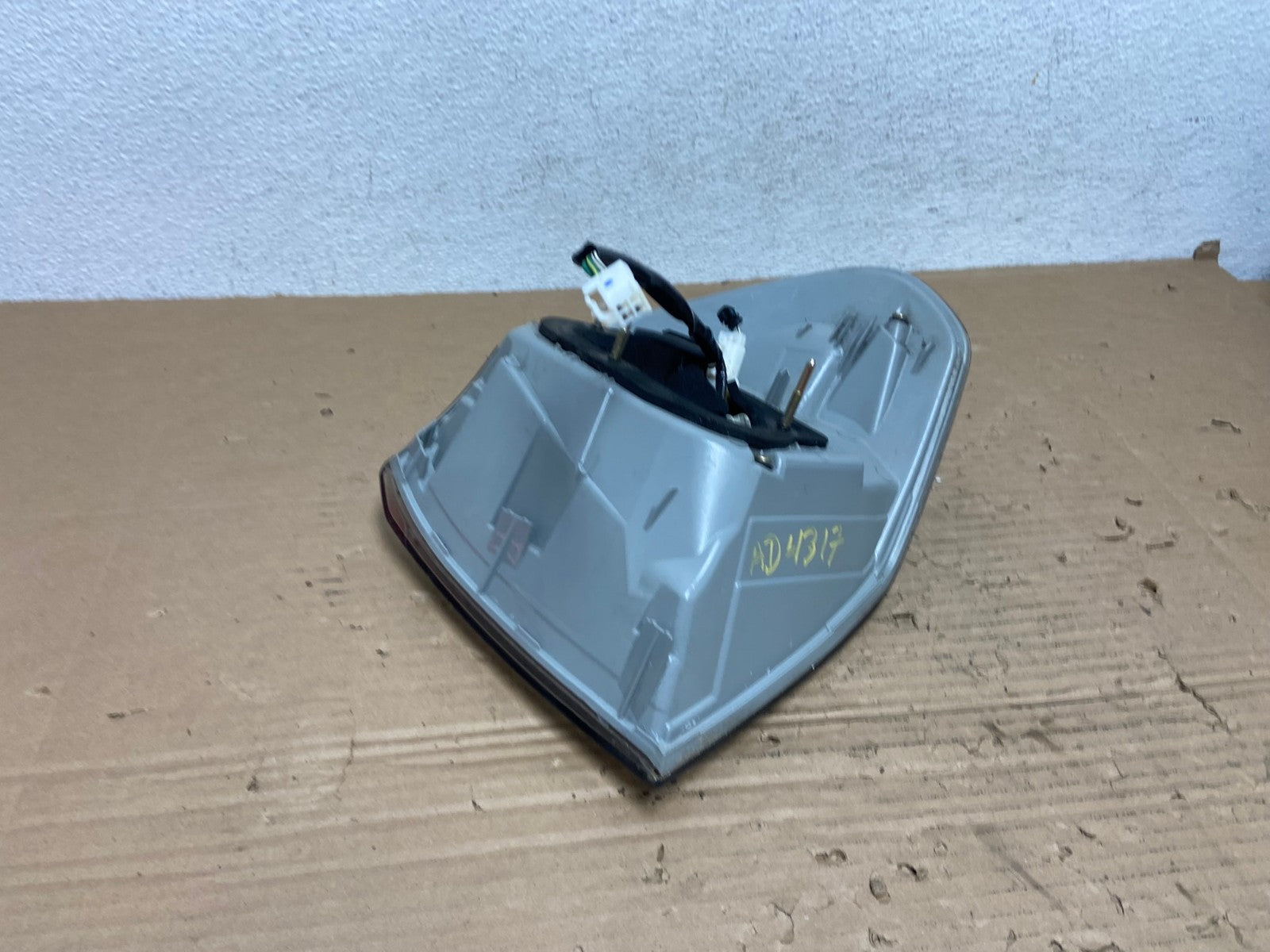 2004 to 2009 Lexus Rx350 RX330 Left Driver LH Tail Light AD4317 LK4