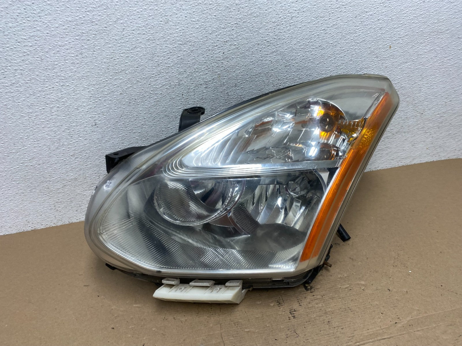 2008 to 2013 Nissan Rogue Left Driver LH Halogen Headlight AF4467 DW0