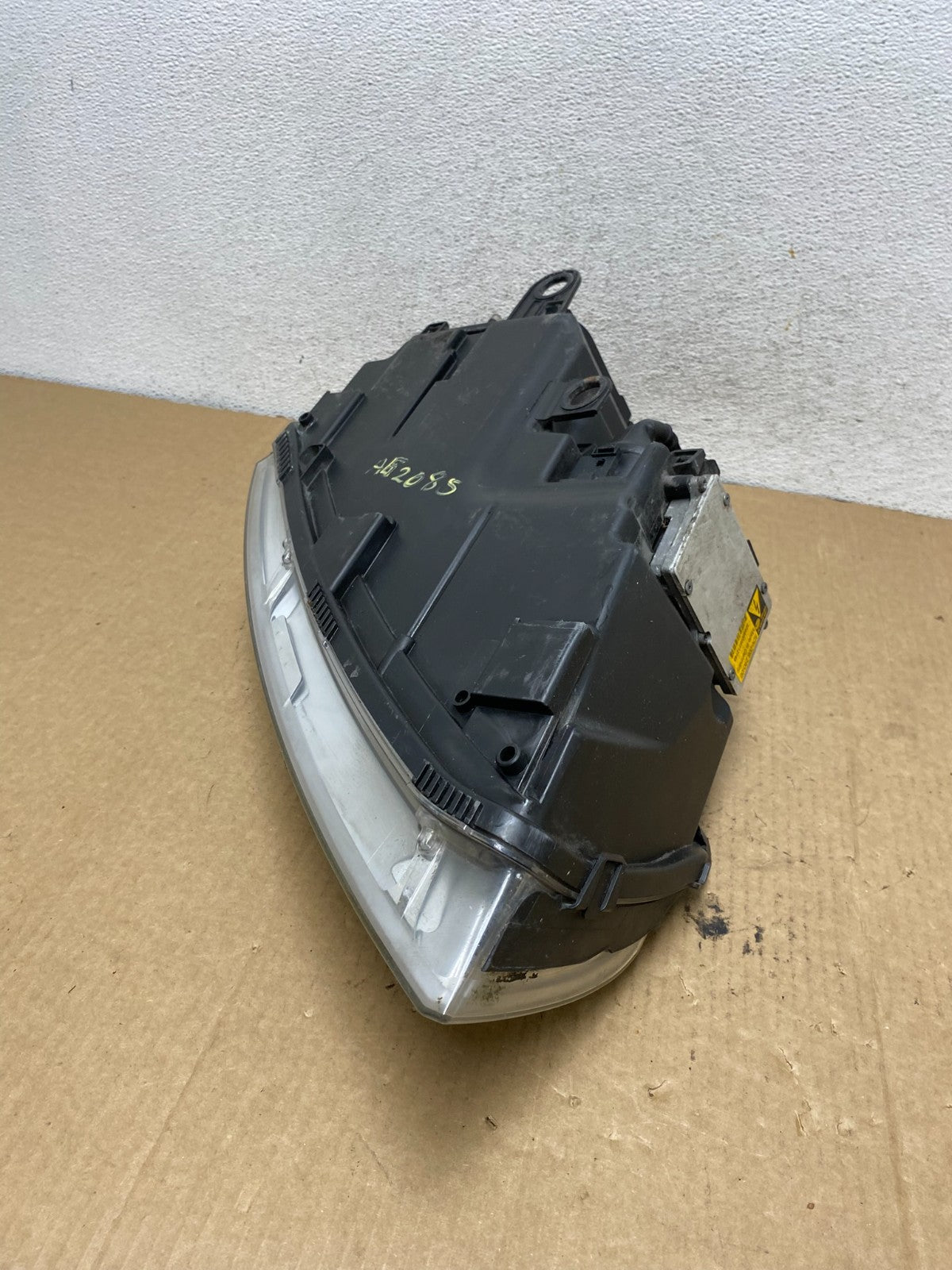 2004 - 2005 Audi A8 Left Driver LH Headlight AFS Xenon HID AG2085 DW6