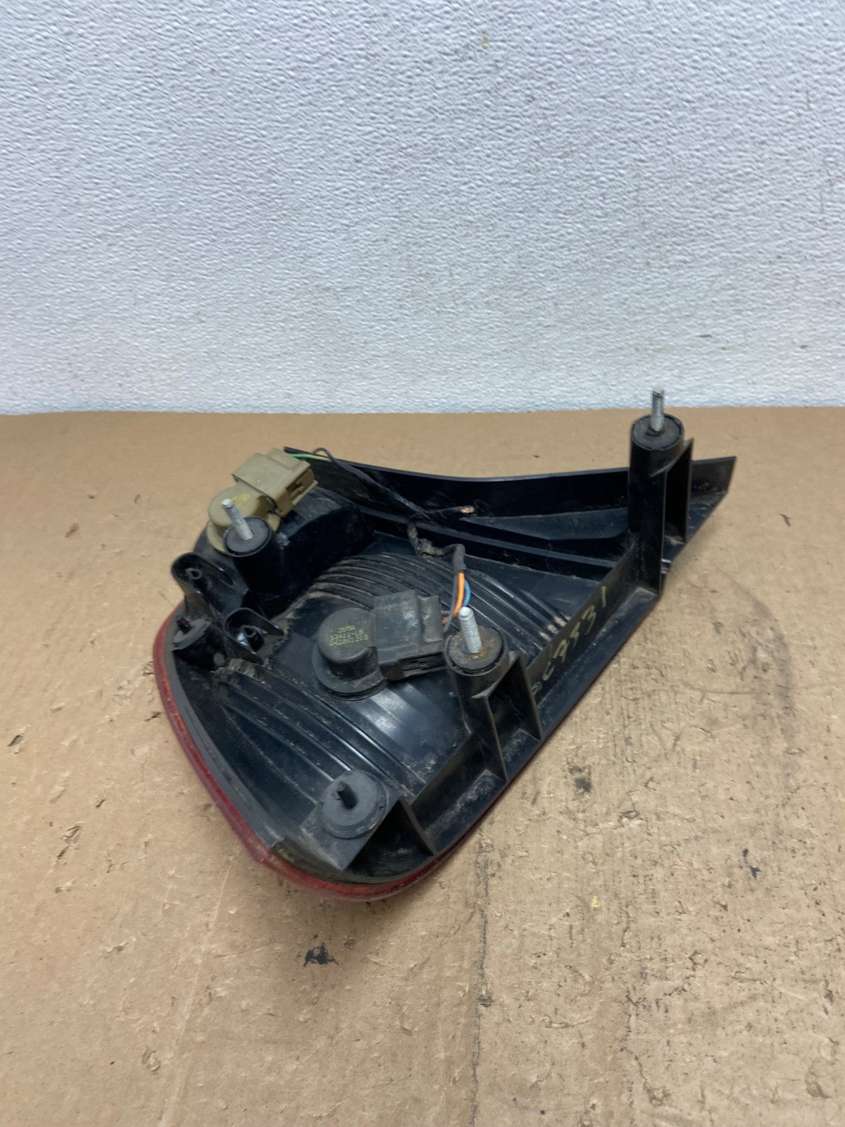 2005 2006 2007 Ford Focus Sedan Right Passenger Tail Light AC7331 LK6