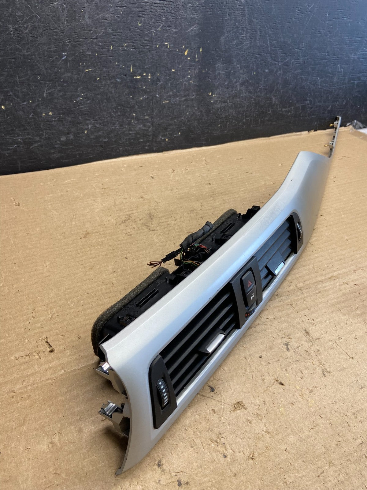 2012-2018 BMW F30 3 320i 328i Front Center Dash Air Vent Panel Trim OE AH3820 DG3